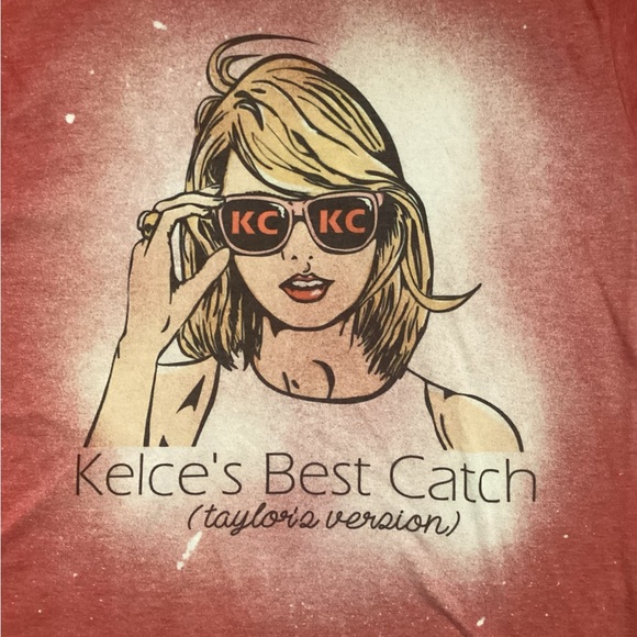 Taylor Swift Travis Kelce Chiefs Swiftie Tee Shirt Medium - Picture 2 of 4